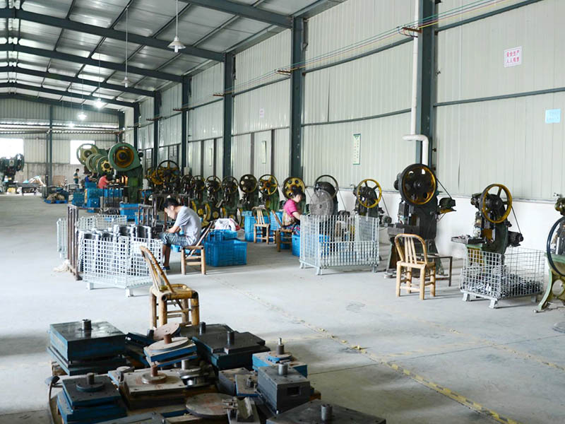 開一家五金加工廠需要哪些設(shè)備?