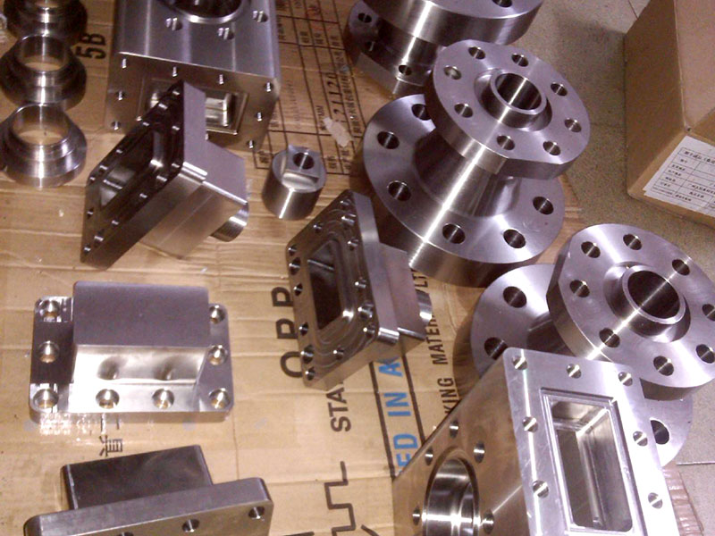 車床加工生鐵件要不要加水？